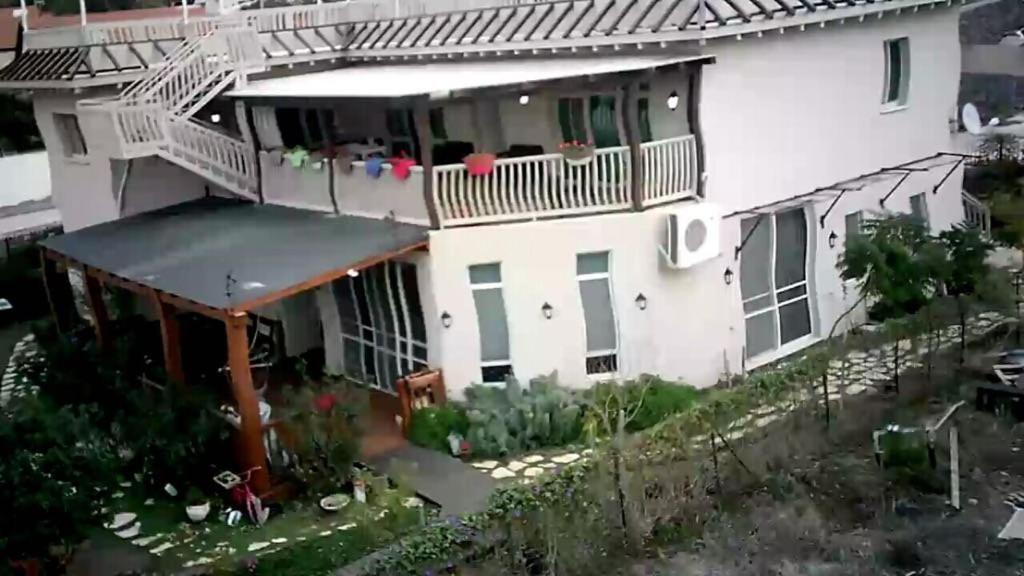 Lakeside Terrace Neot Golan Exterior photo